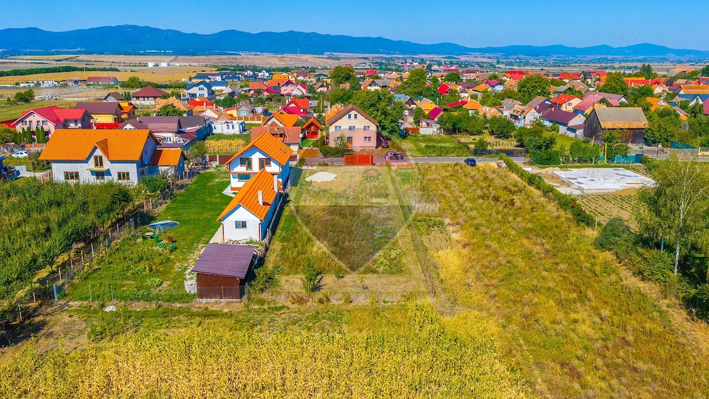 Teren 1.200 mp | Feldioara str Monumentului | Imprejmuit |
