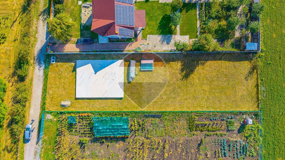 Teren 1090 mp- Fundatie pentru casa si anexa- Harman- Str. Stadionului