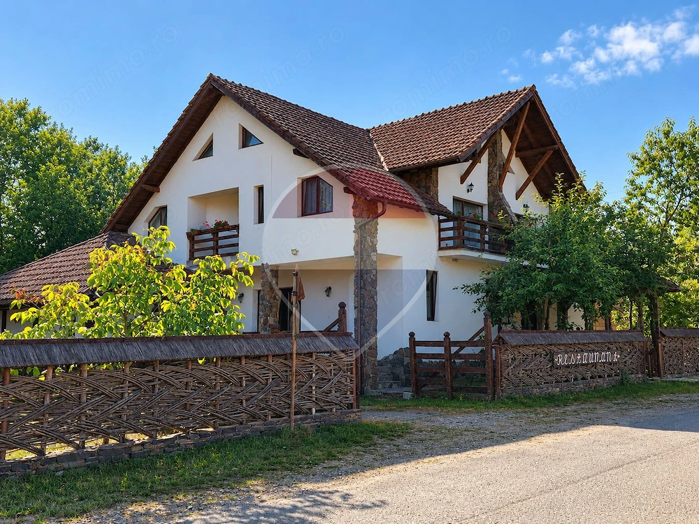 Hotel / Pensiune cu 4 camere de vânzare