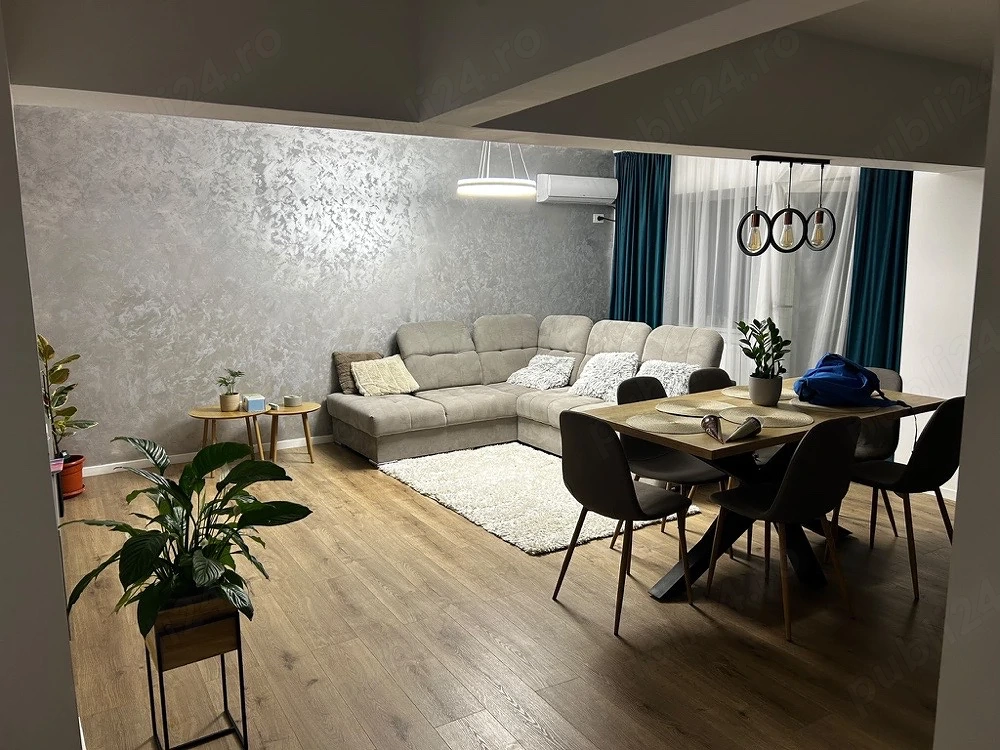 Vand apartament cu 3 camere