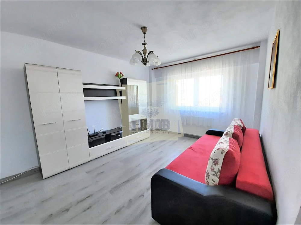 Apartament  2 camere decomandate si balcon pe Bulevardul Mihai Viteazul
