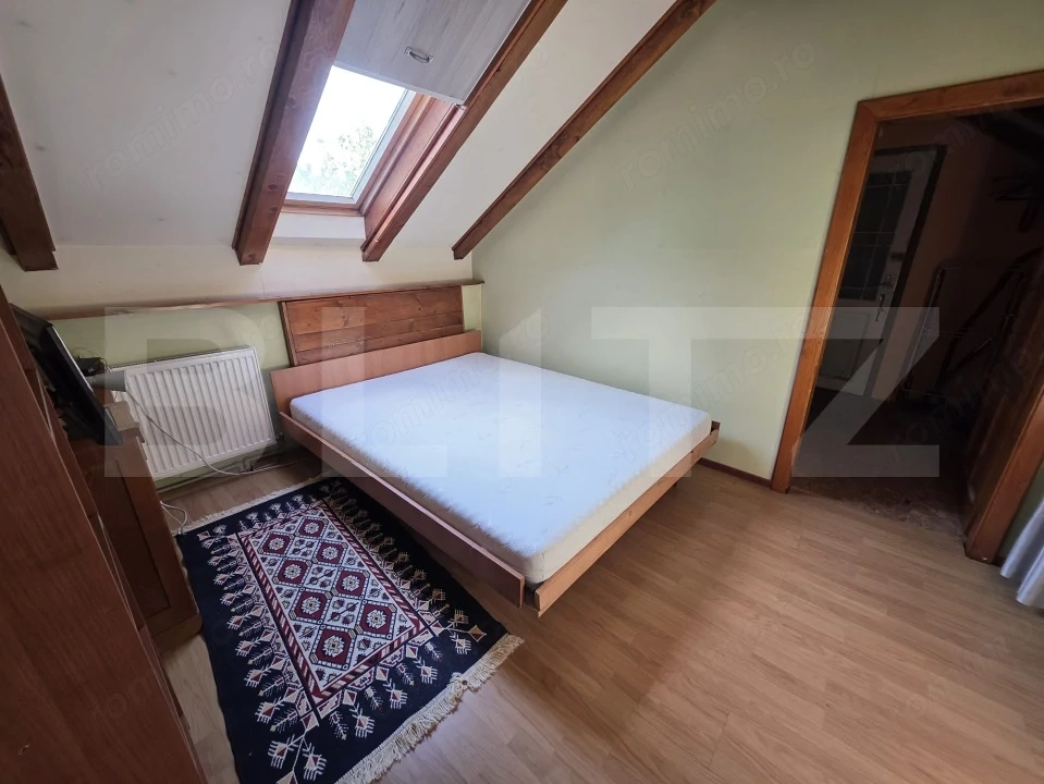 Apartament 2 camere, 70 mp, la mansarda, in casa/vila, zona Piata 14 Iulie