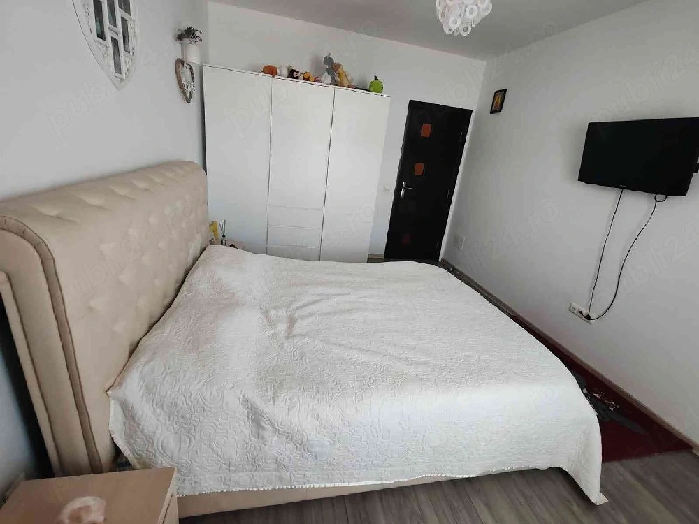 Proprietar vand apartament 2 camere 73 mp utili zona Coresi 