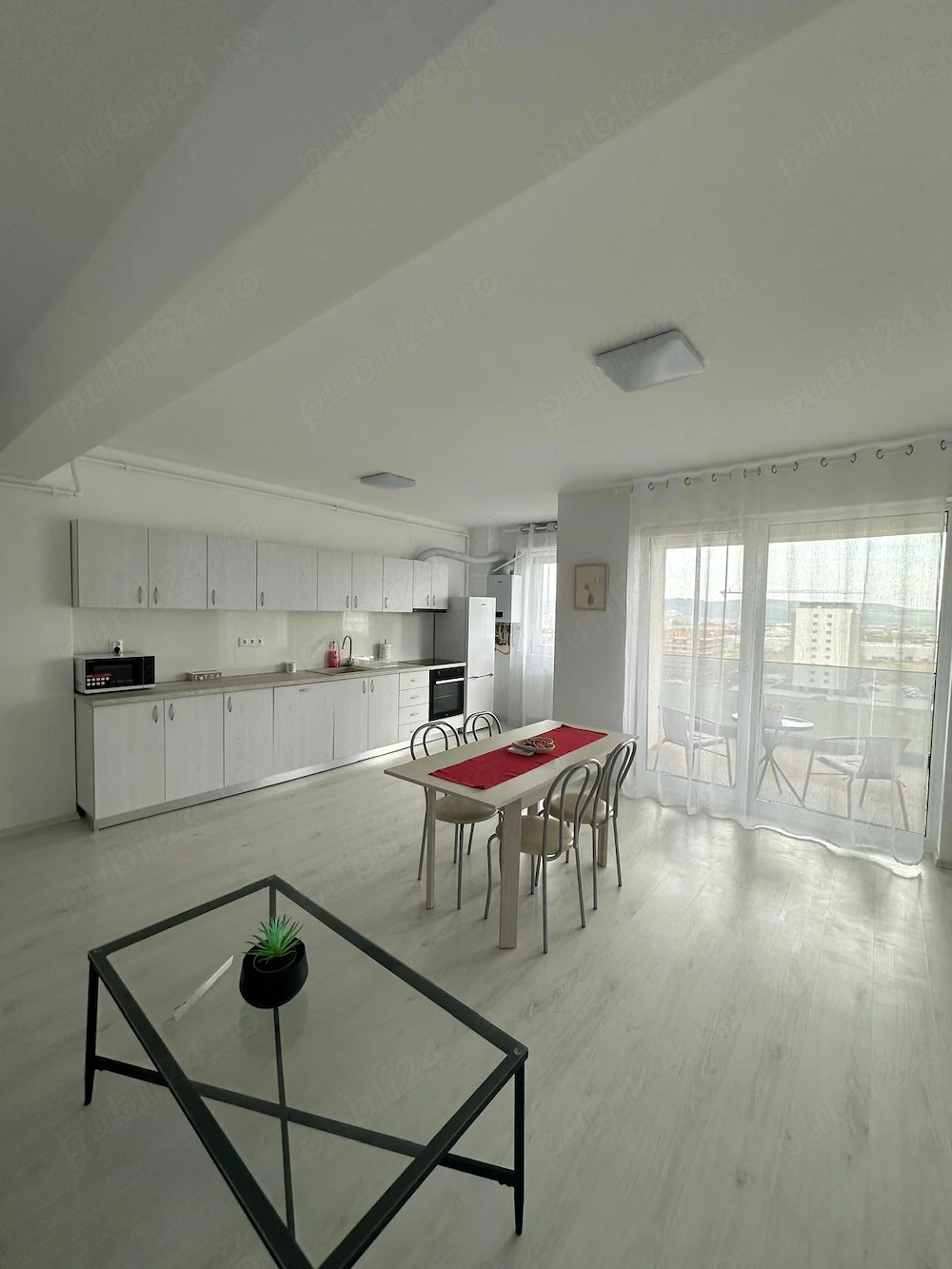 Ap 3 camere de inchiriat, 2 bai, loc de parcare, zona Dedeman