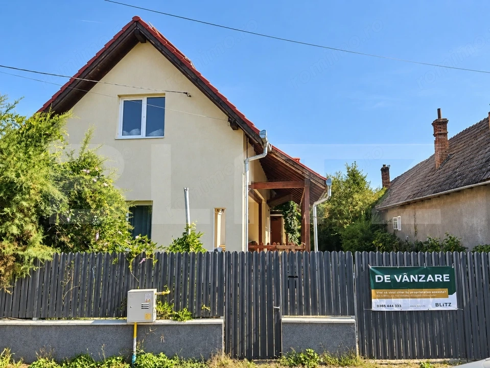 Casa de vanzare  in Crăciunești.