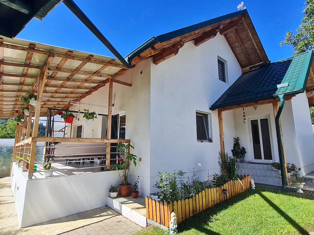 Vând casă în Com.Frumosu.Jud.Suceava