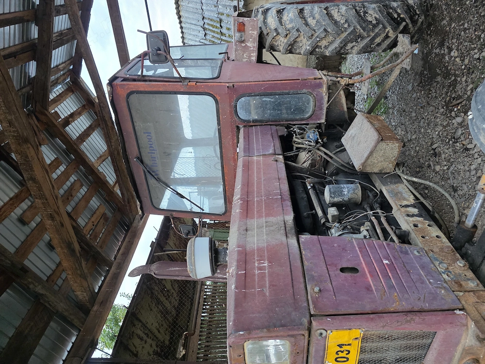 Tractor U650, remorca și plug info doar la telefonul din anunț