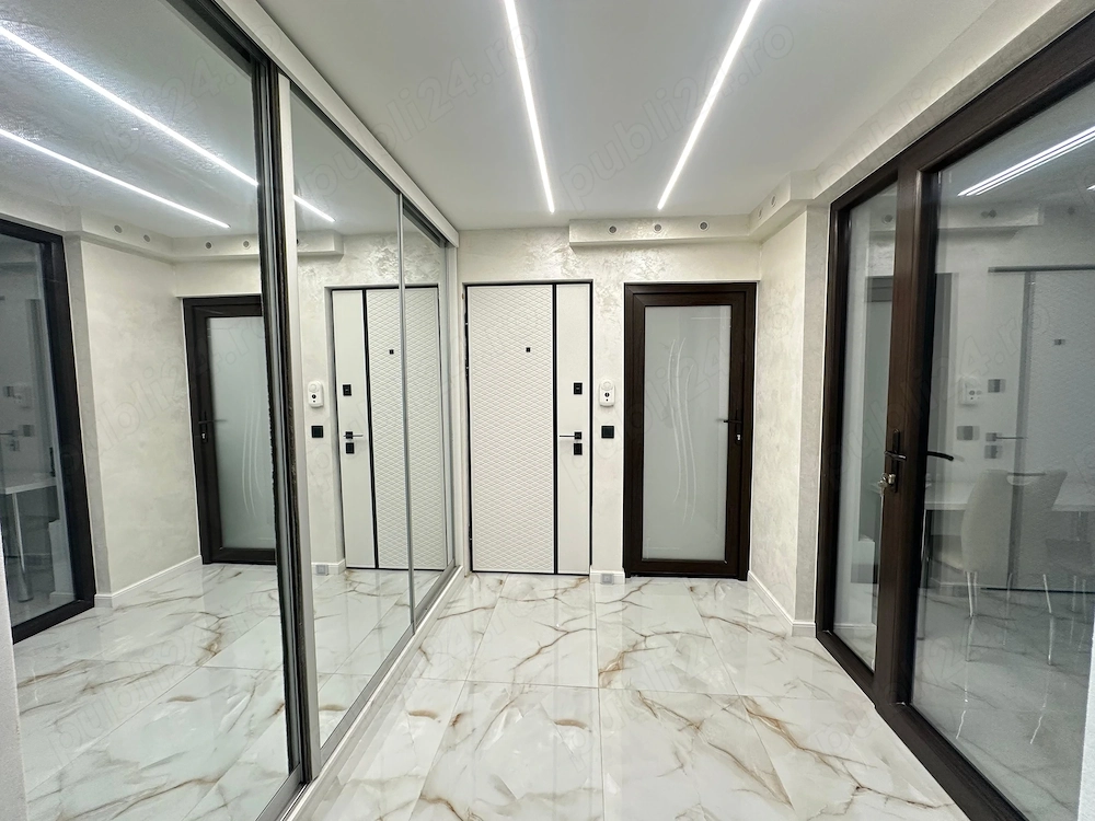 Apartament modern, complet renovat, cu două balcoane   Micro 20
