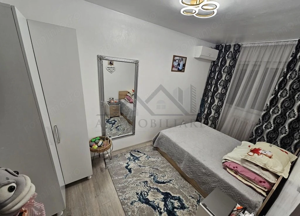 Apartament 3 camere decomandat in Mircea cel Batran, 60 mp, Etaj 3, Centrala proprie