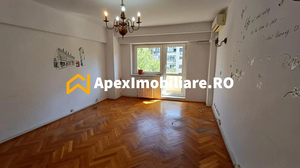 Apartament 4 camere de vanzare Unirii Parcare Privata / Garaj