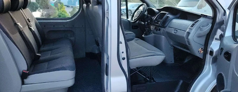 Opel Vivaro Mixt (6 locuri)
