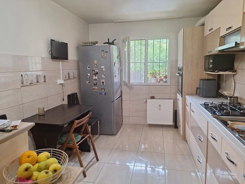 Vanzare apartament 4 camere decomandat, 85 mp, 2 băi, parter, Gorjului