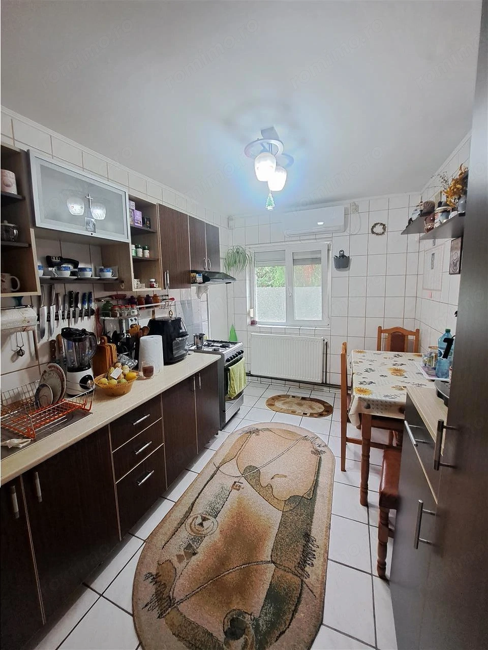 3 CAMERE, ETAJ 1, DECOMANDAT, CENTRALA TERMICA, ZONA SOARELUI!