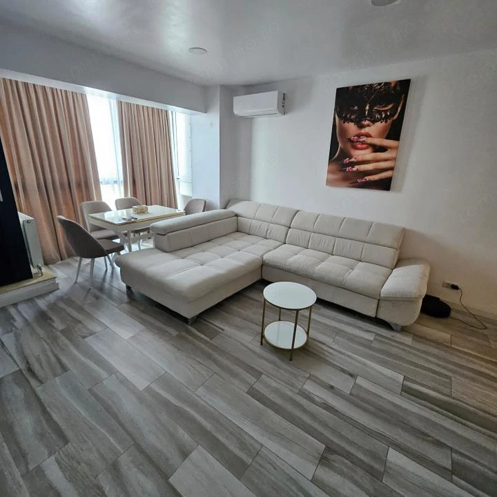 Mamaia studio modern termen lung