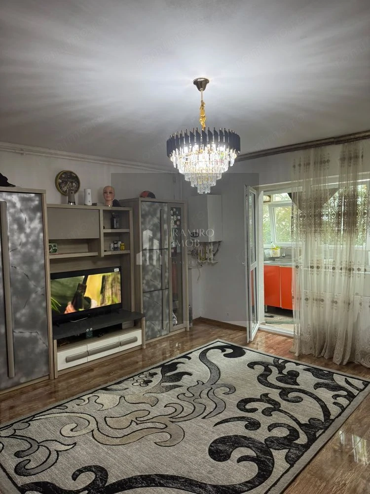 2 camere decomandat/10 min Metrou Aparatori/parcare