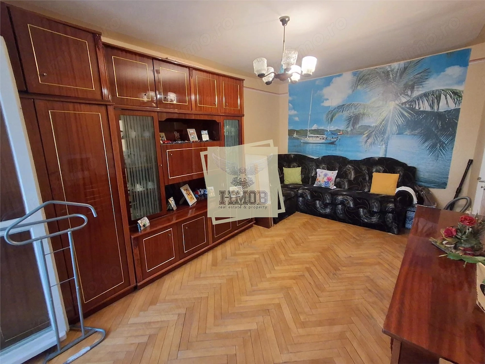 Apartament decomandat 3 camere et 2 cu 2 balcoane Valea Aurie