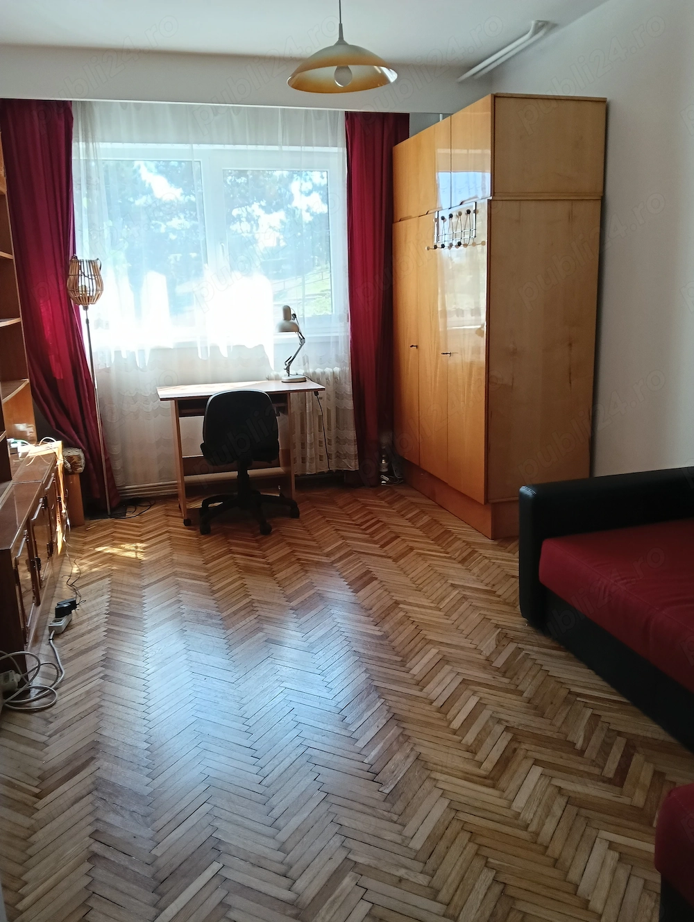 Inchiriez apartament