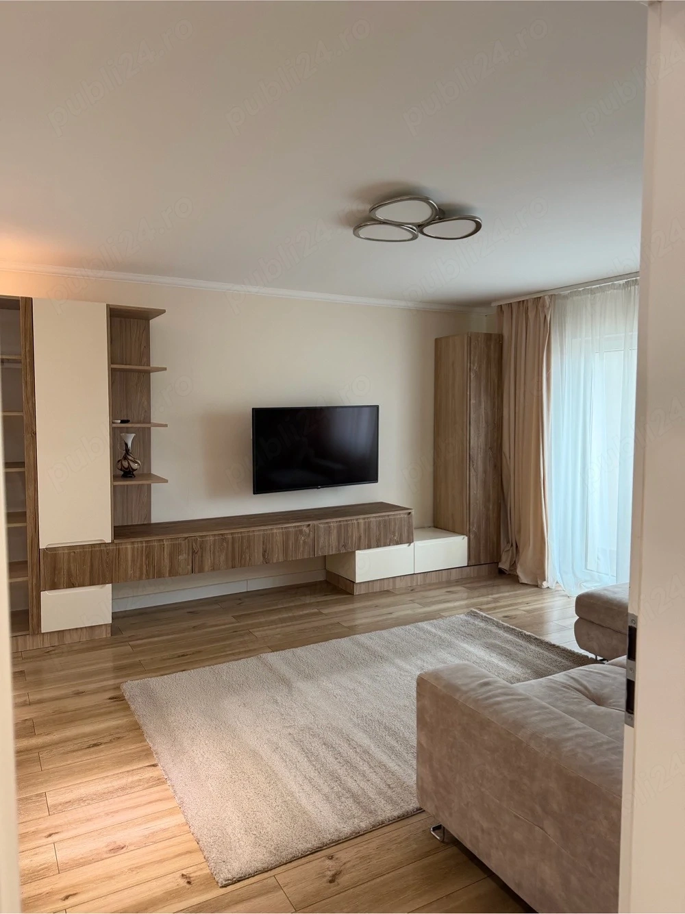 Proprietar | 3 camere, 2 bai, 2 balcoane | Lipovei principala   Iulius