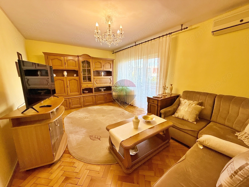 Apartament decomandat cu 3 camere, 2 balcoane și boxă