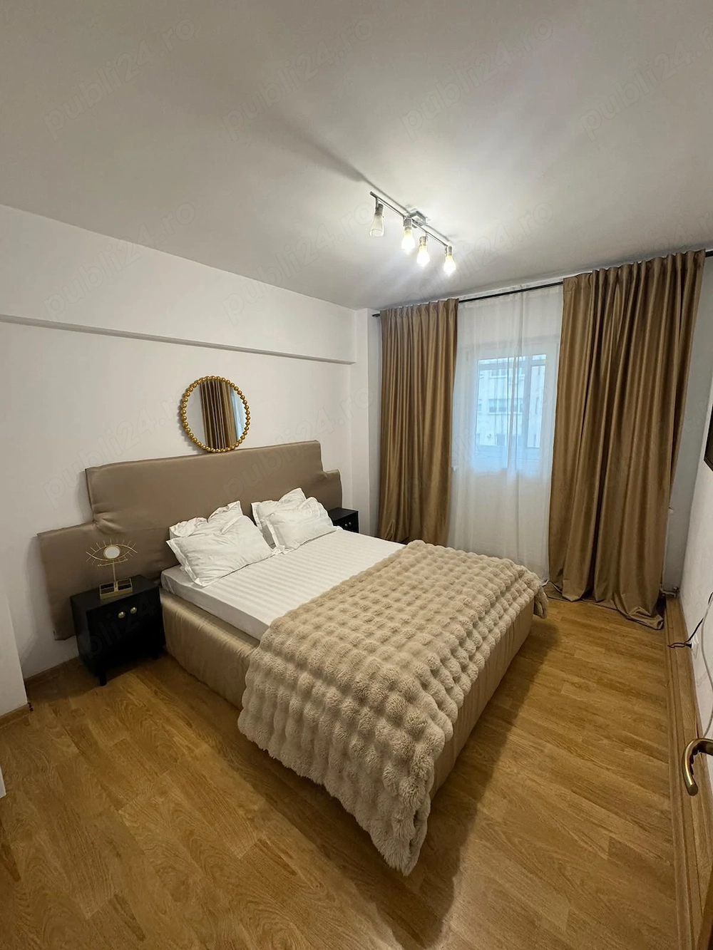 Inchiriez apartament 2camere,ultracentral,vizavi de magazin MERCUR,CRAIOVA