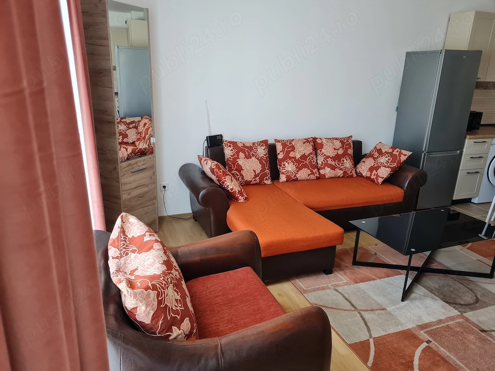 Vând aparatament de 2 camere