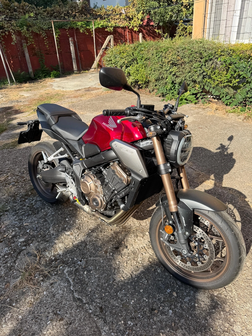 Ocazie - Honda CB650R 2022 + cadou!
