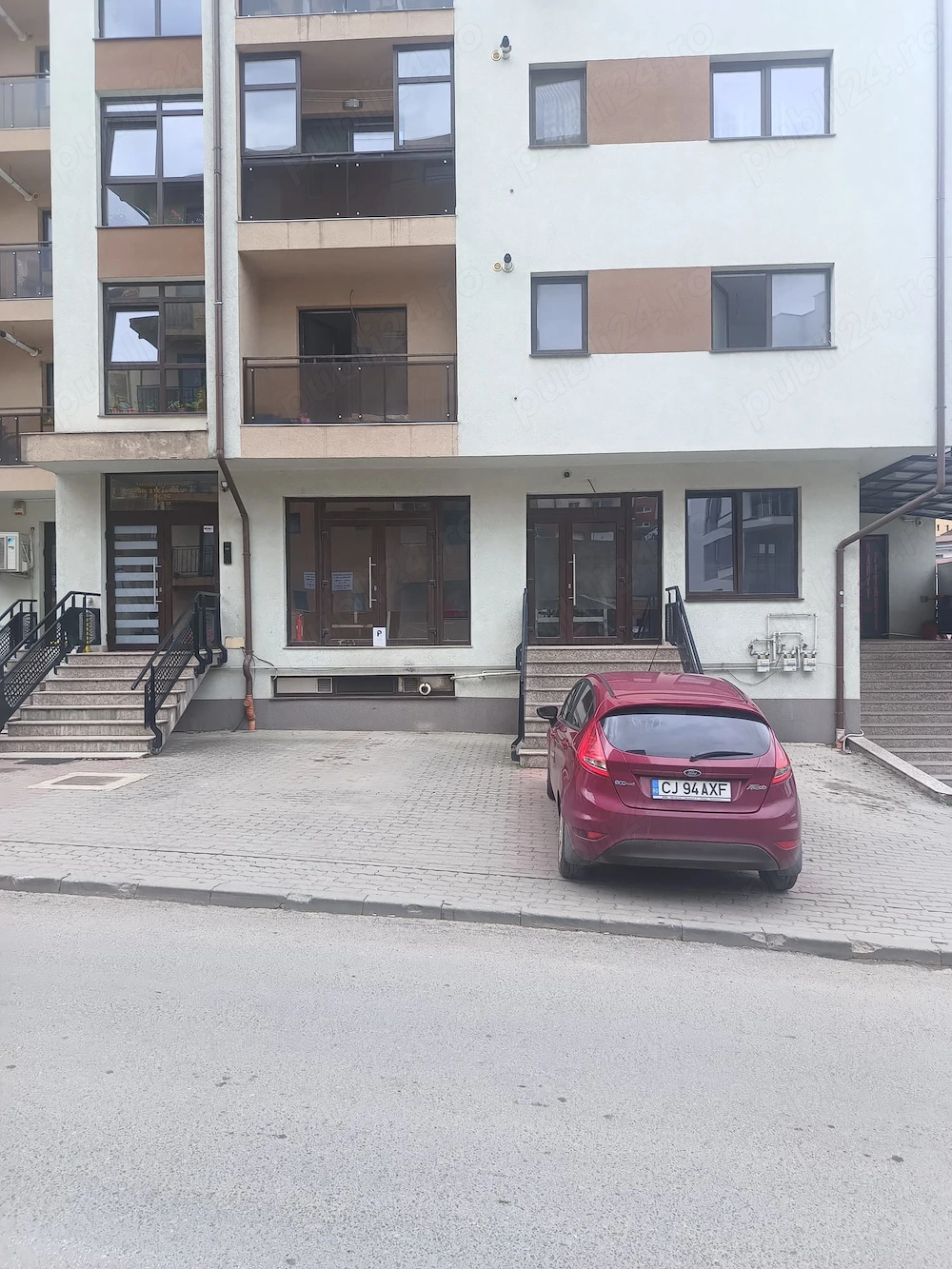 Vând ap 3camereFloresti jud Cluj, sau schimb+dif Cluj64 mp, et2  4