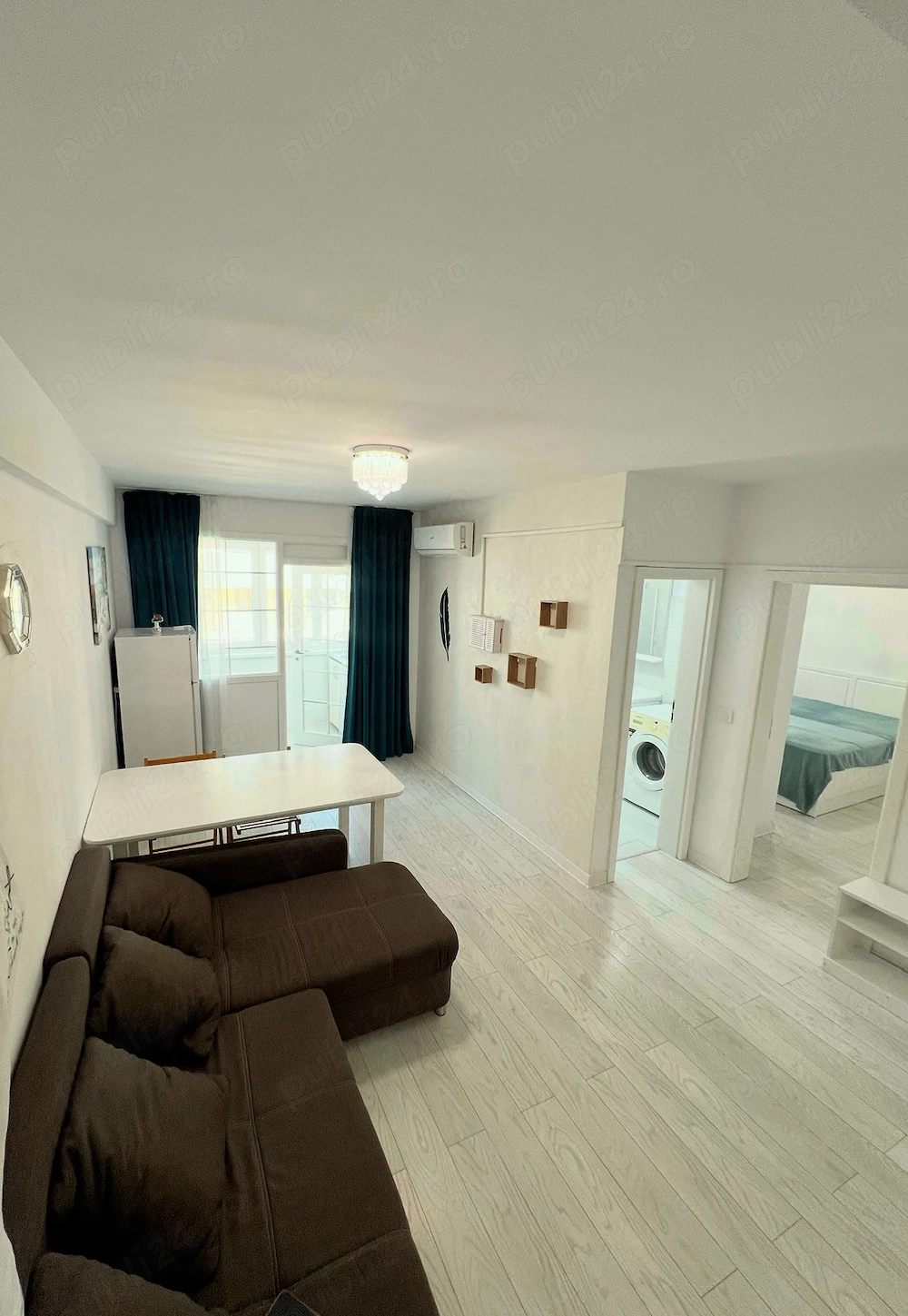 De vanzare apartament 3 camere