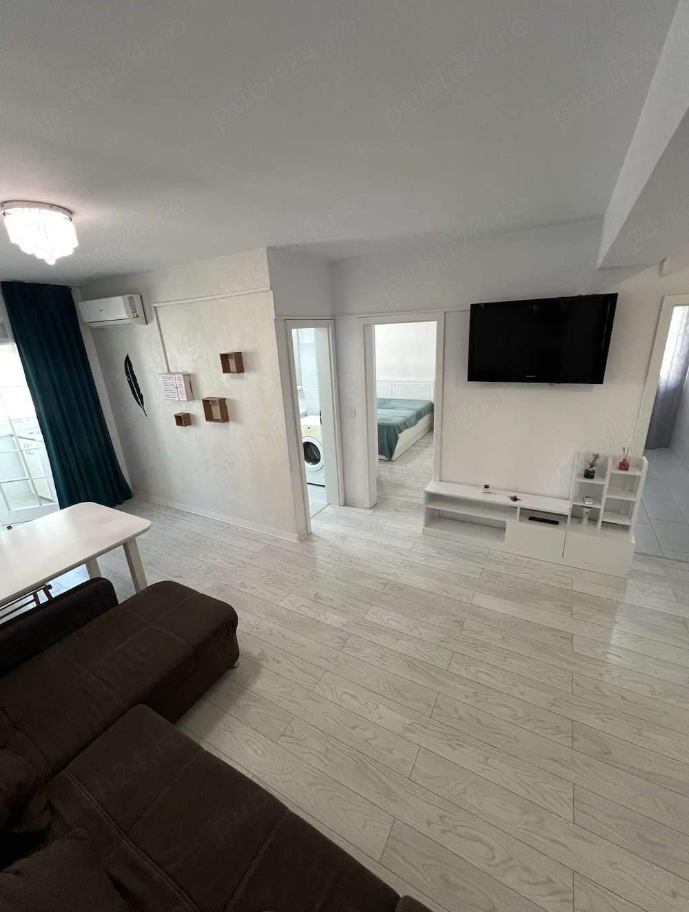 Vand apartament doua camere. 