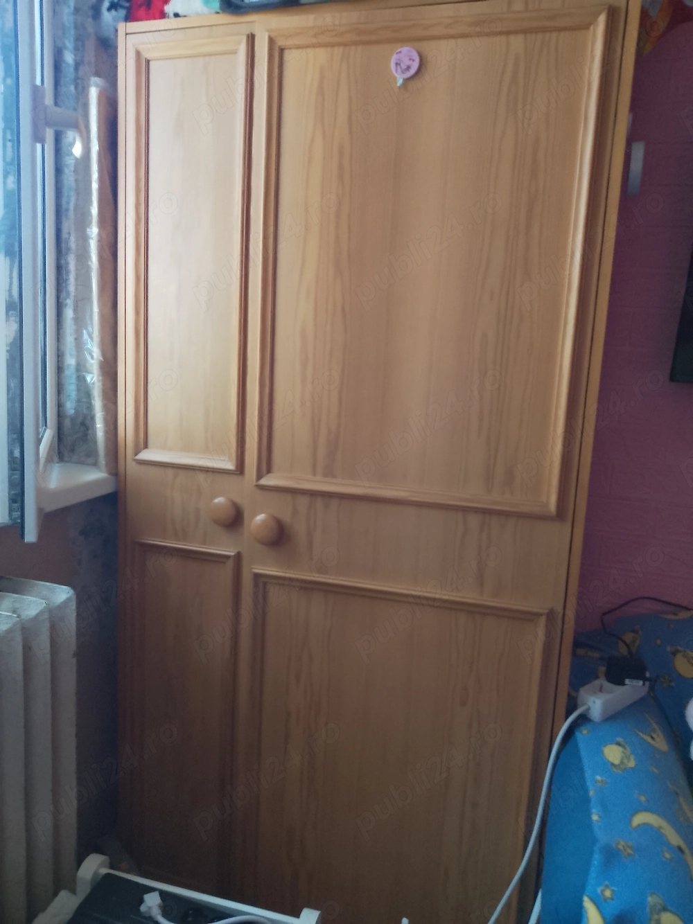 Dulap pentru haine 
