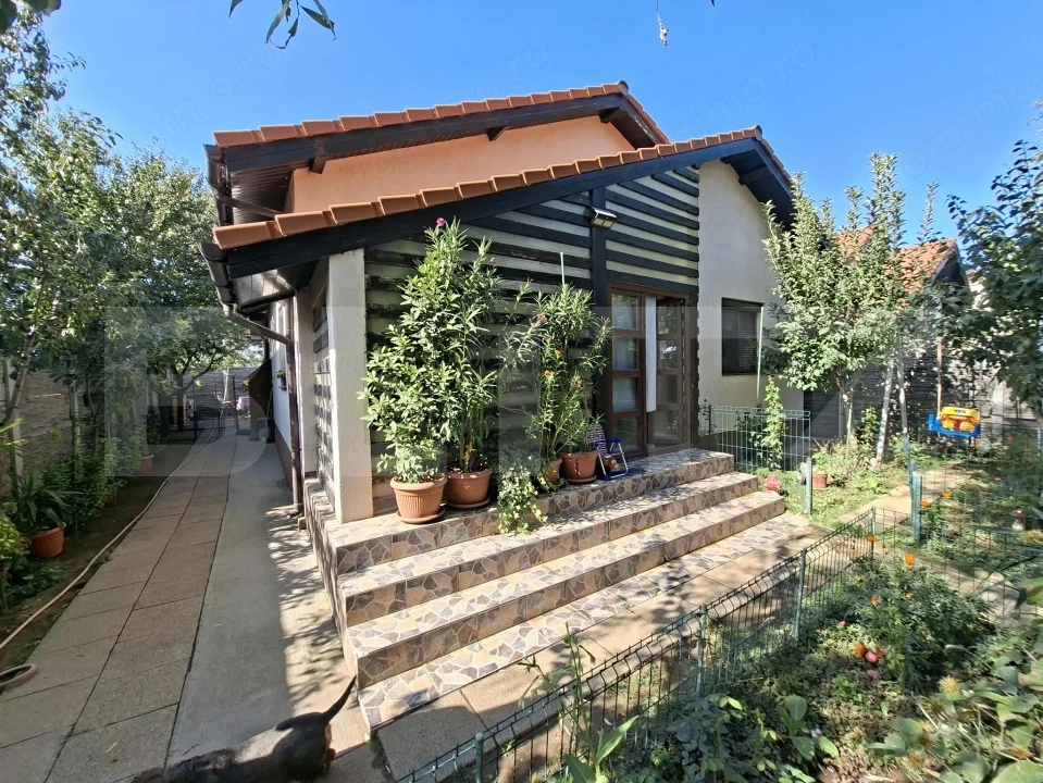 Casa 3 camere, 2 bai, 72 mp, teren 251 mp, zona Damila