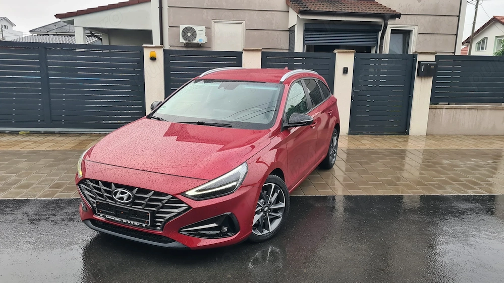 Hyundai i3  T-GDi Mild Hybrid   Automată   80.000 km