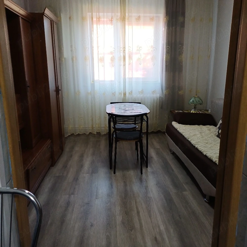 Închiriez garsonieră 