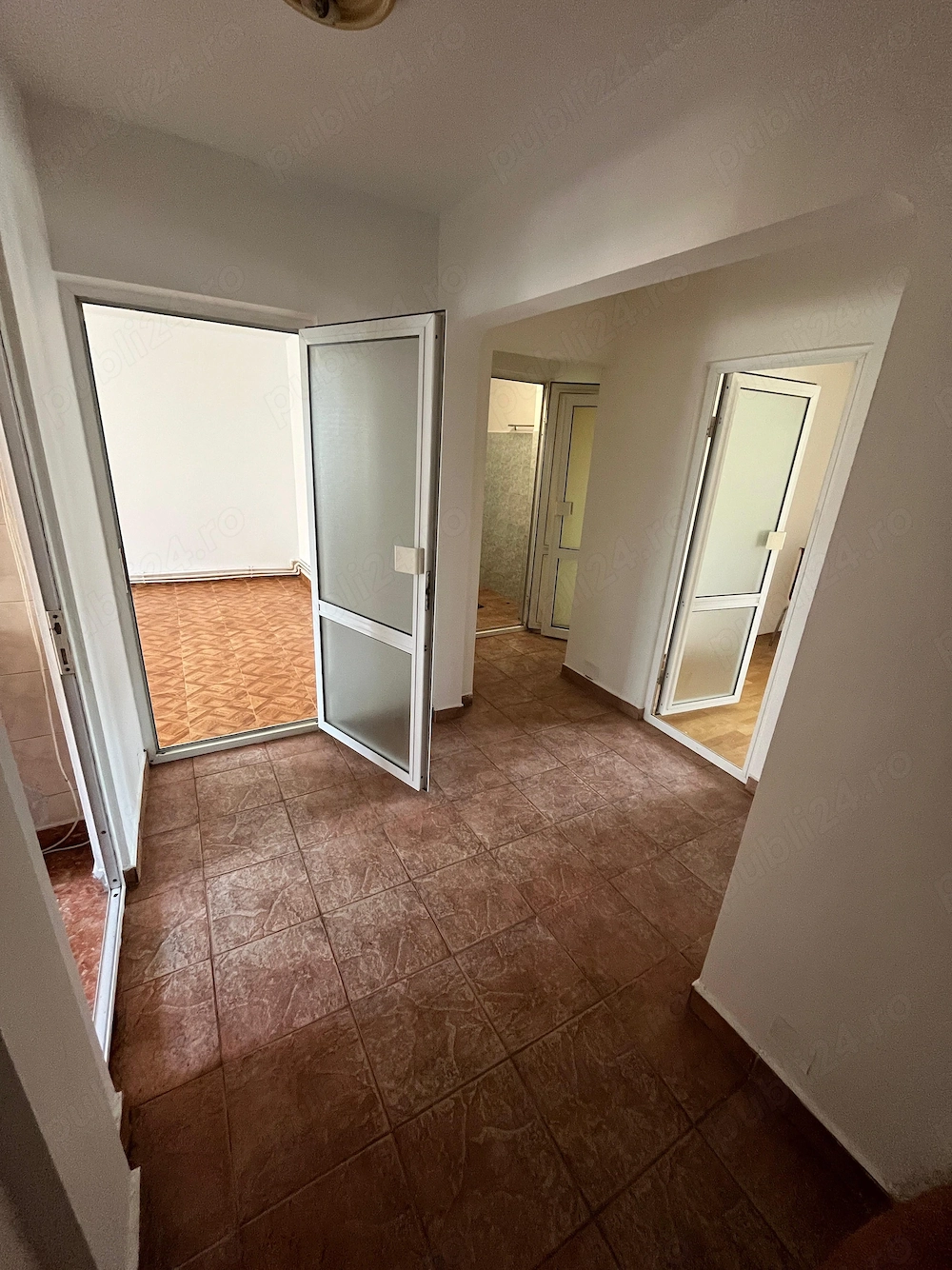 Apartament 4 camere | cet   constanța | 68 mp i 124.900 euro neg