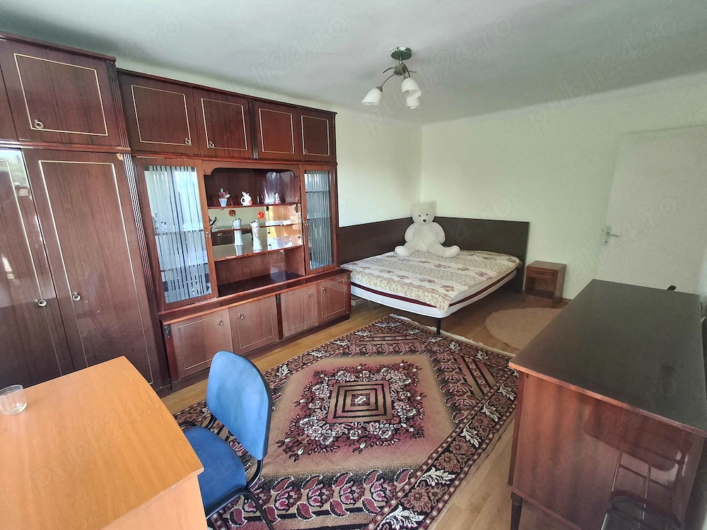 Dau in chirie apt. 2 camere , 72 mp Gruia 