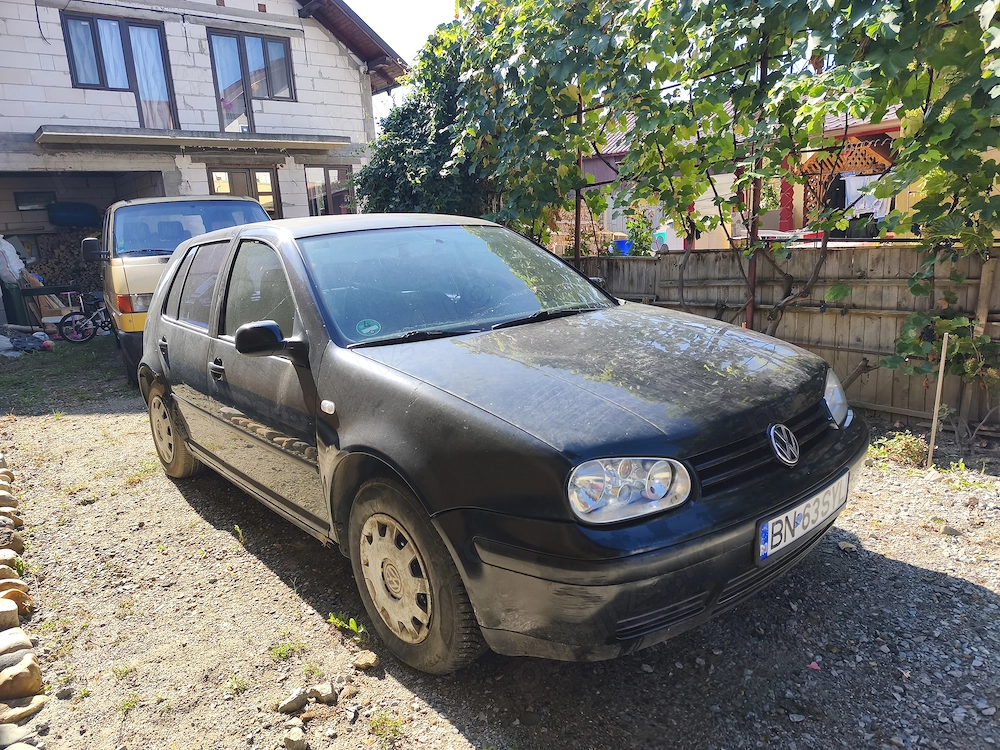 Dezmembrez Golf 4 1.4benzina  pt piese 