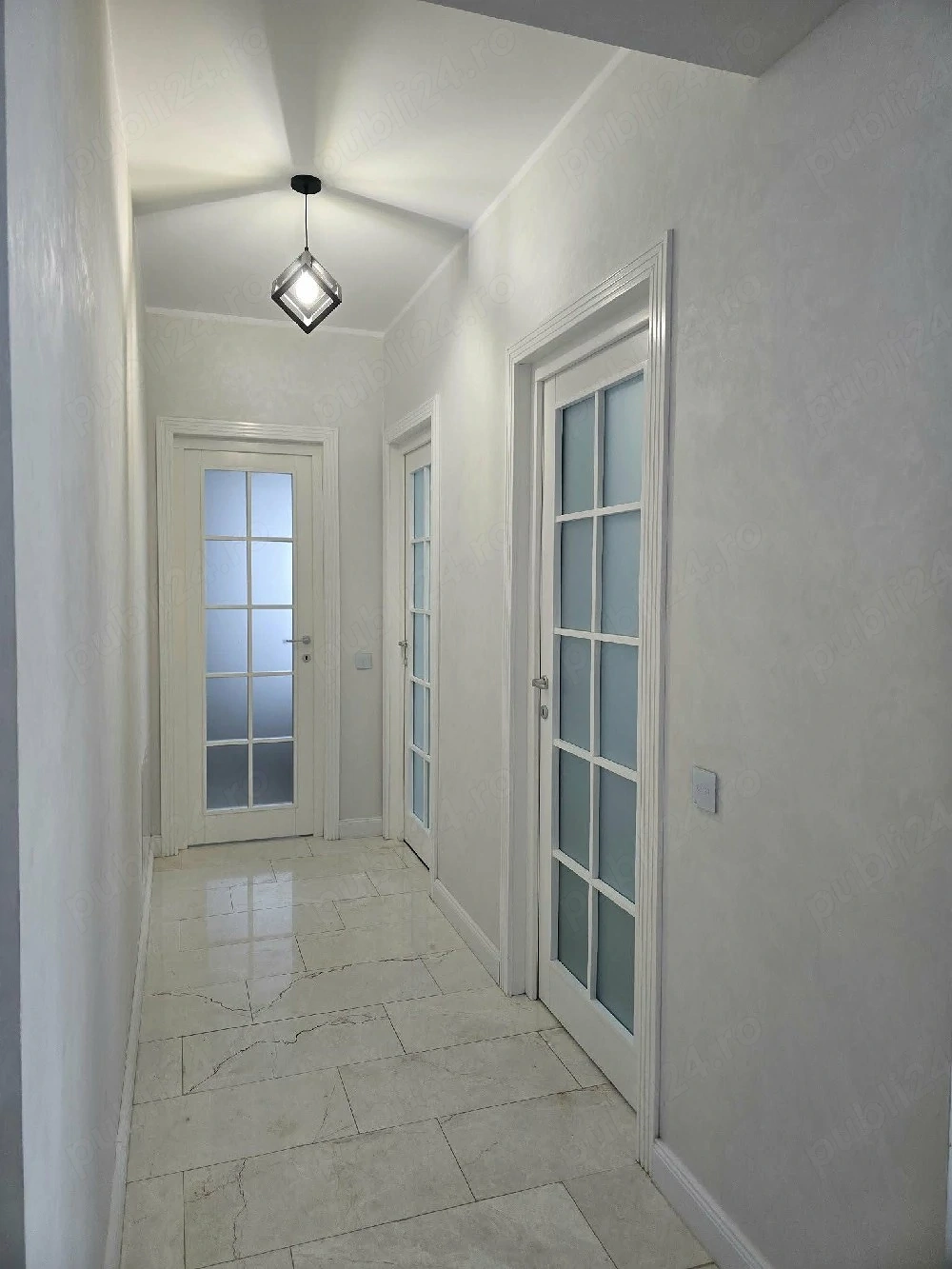Apartament de închiriat .