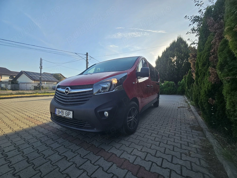 Opel Vivaro 5 usi, pentru familie sau business, 99.500 km