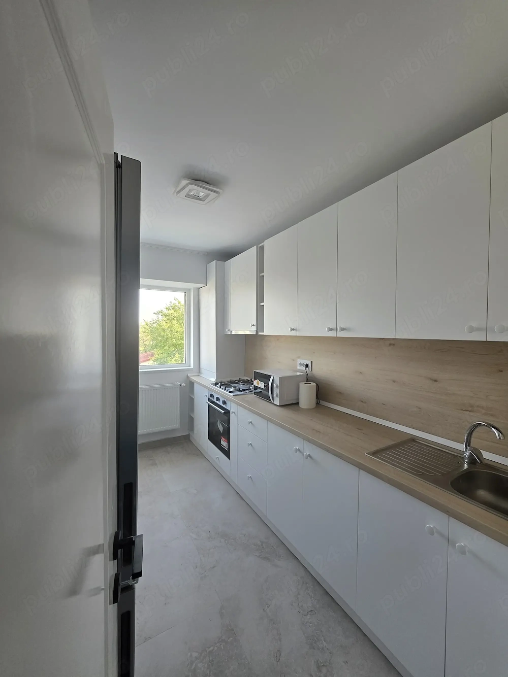 Inchiriez apartament 3 camere Piata Gorjului