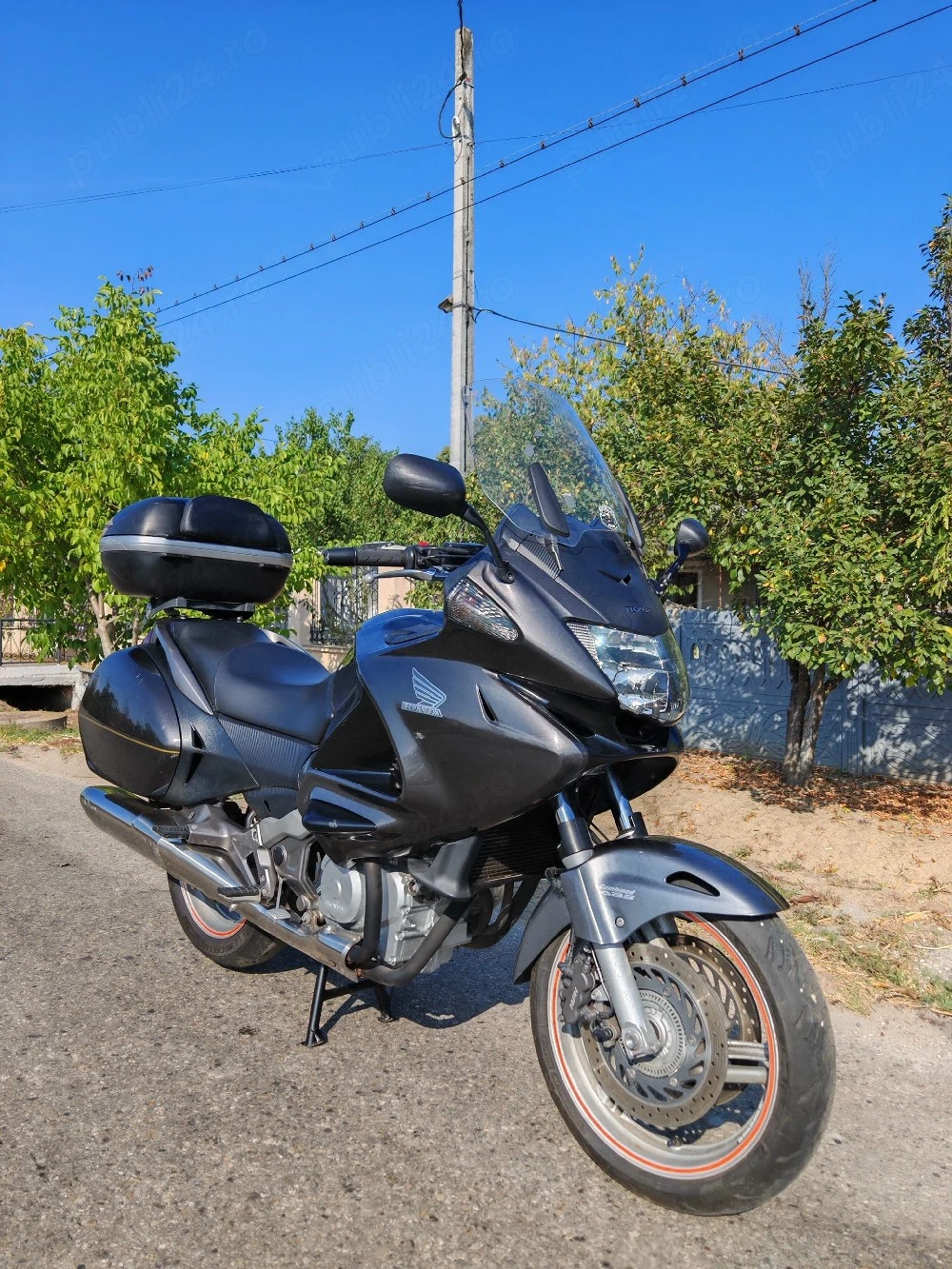 Honda Deauville NT700V