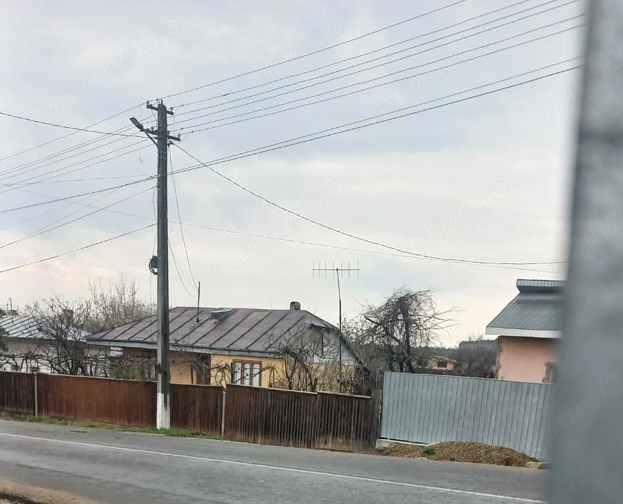 Casa bătrânească de vânzare la 10 km de Tecuci cu 450 m2