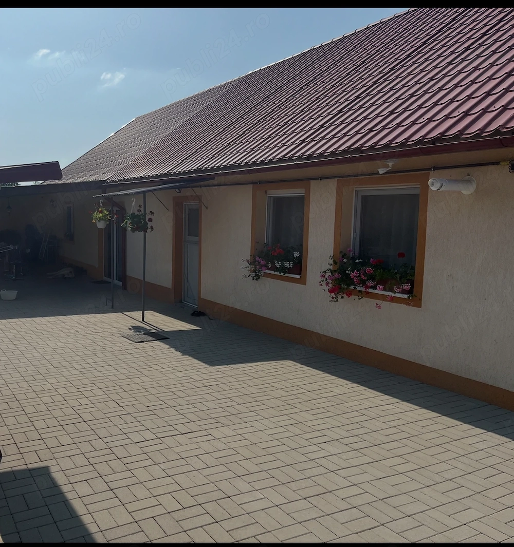 Vând casă nouă pe parter mobilată și utilată nou
