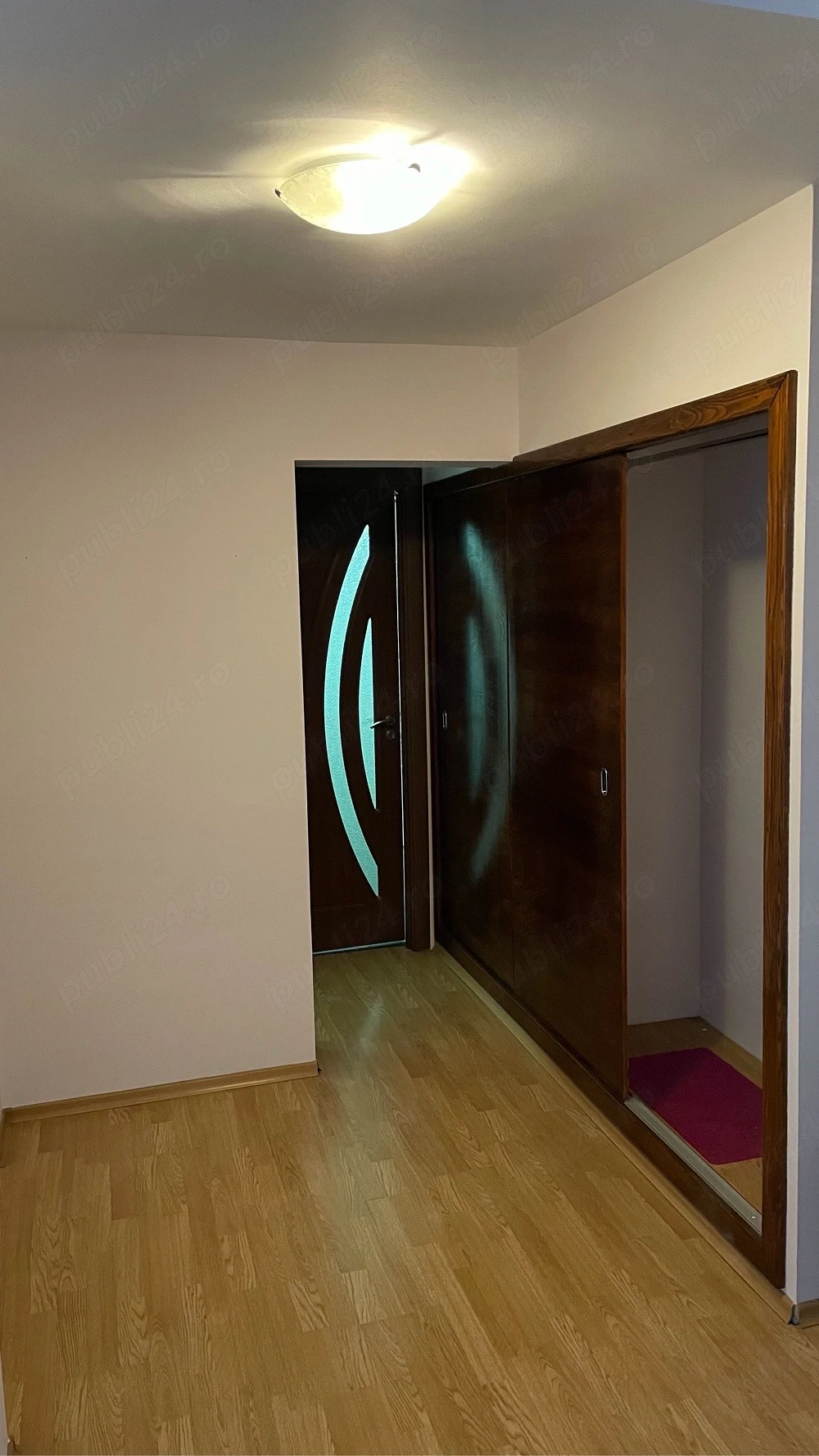 Apartament 2 camere de închiriat - Str. Mihai Viteazu 