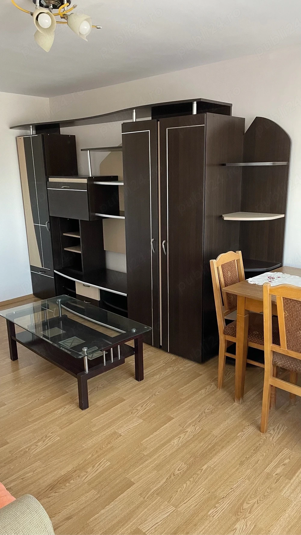 Apartament cu doua camere de inchiriat