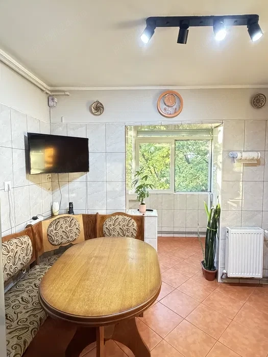 vand apartament 3 camere,70 m2,complet renovat si echipat,luminos si gata pentru mutat