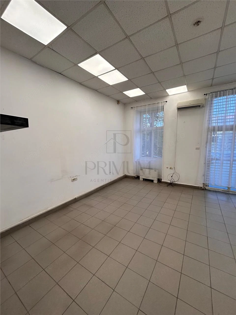 Spatiu comercial - zona linistita - aer conditionat  - 3 camere - 70 mp
