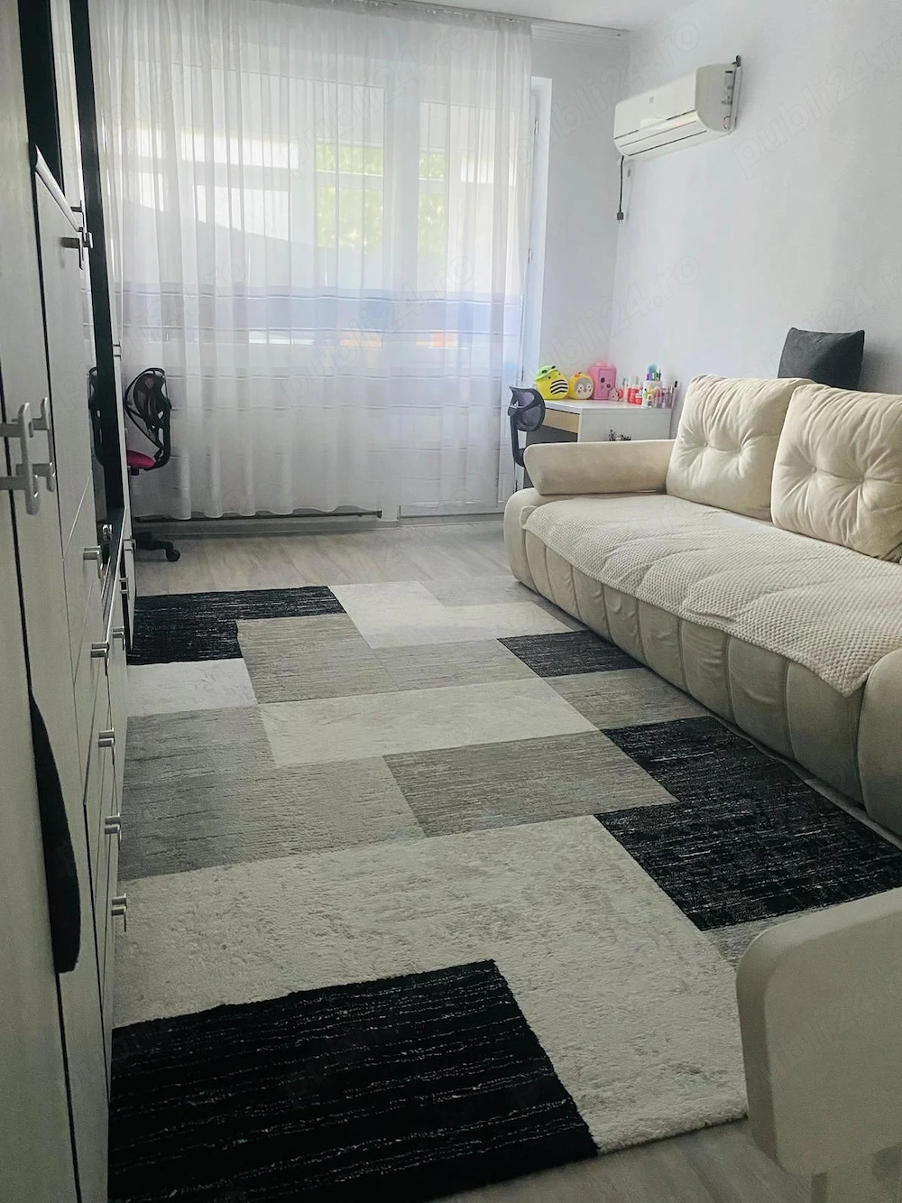 Apartament 3 camere cu 2 balcoane, centrala gaz