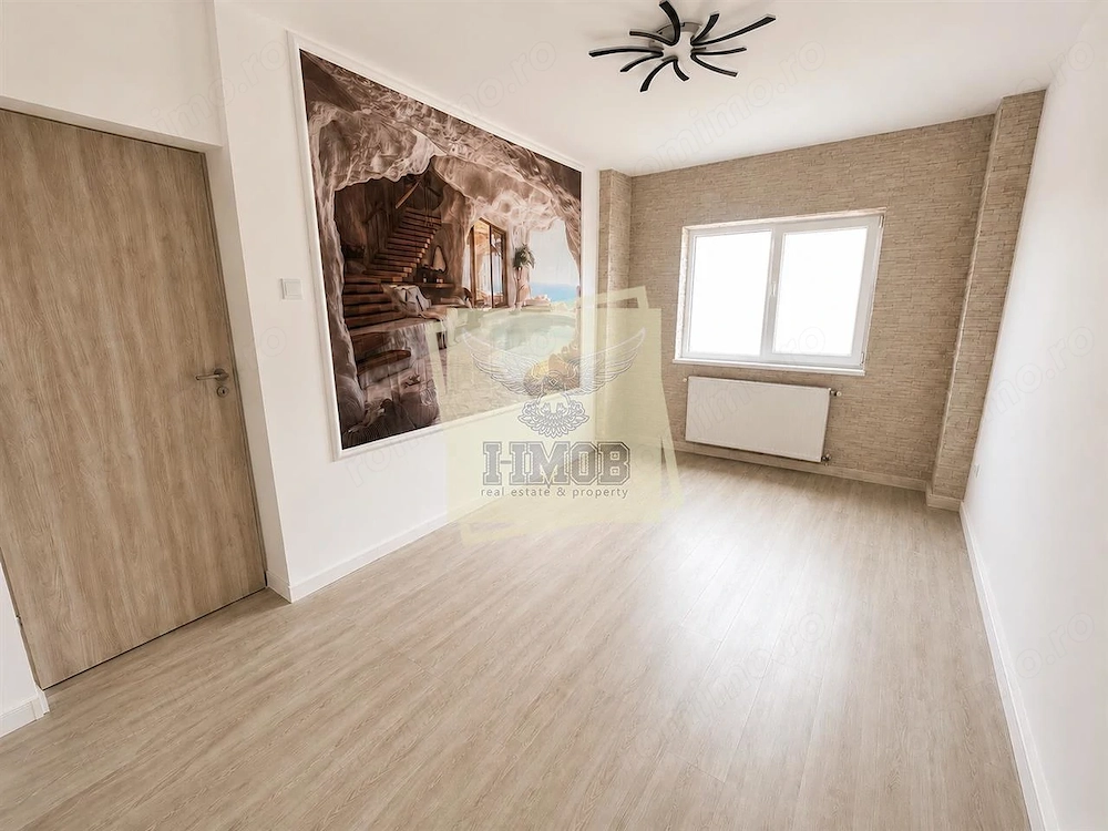 Apartament renovat cu 3 camere 2 bai si balcon pe Bd. Mihai Viteazu