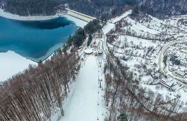 Proprietar vând teren intravilan cabană Văliug 1000mp (stradă Cul-de-Sac)