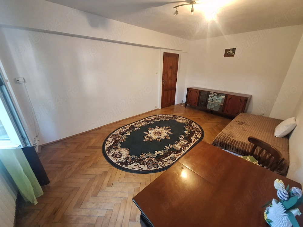Apartament 3 cam. decomandat, 74 mp, 2 intrări separate, centrala, boxa proprie, investiție 
